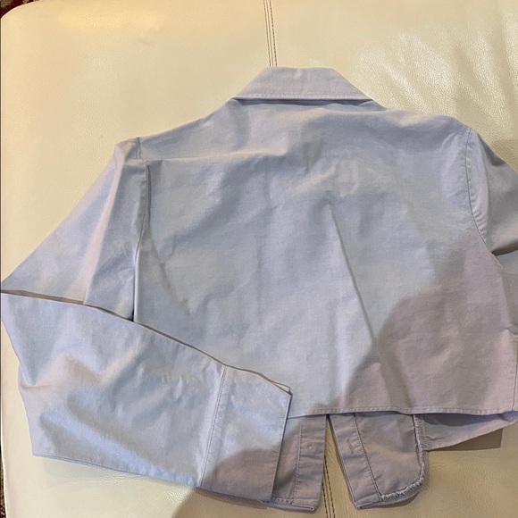 Light Blue tailored Cropped Blouse - Picture 3 of 6